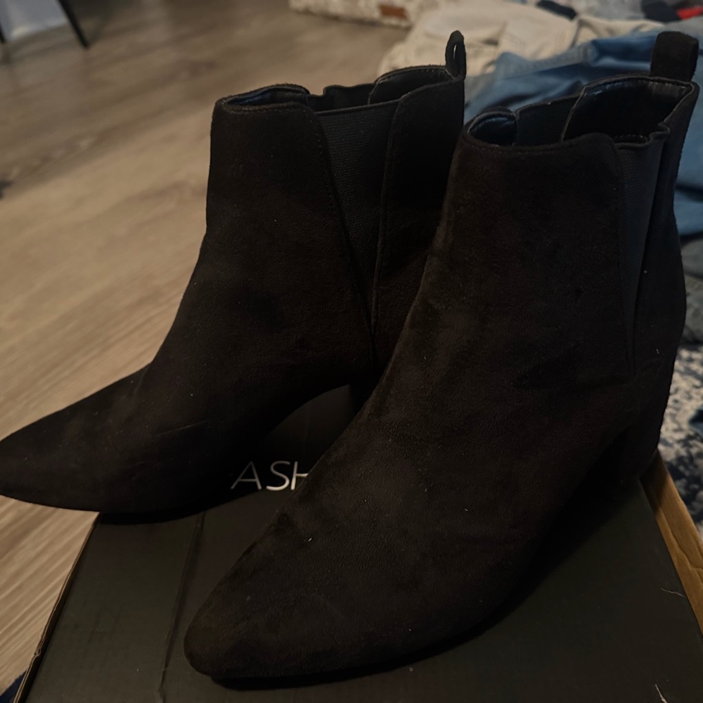 Aeropostale Black Ankle Booties